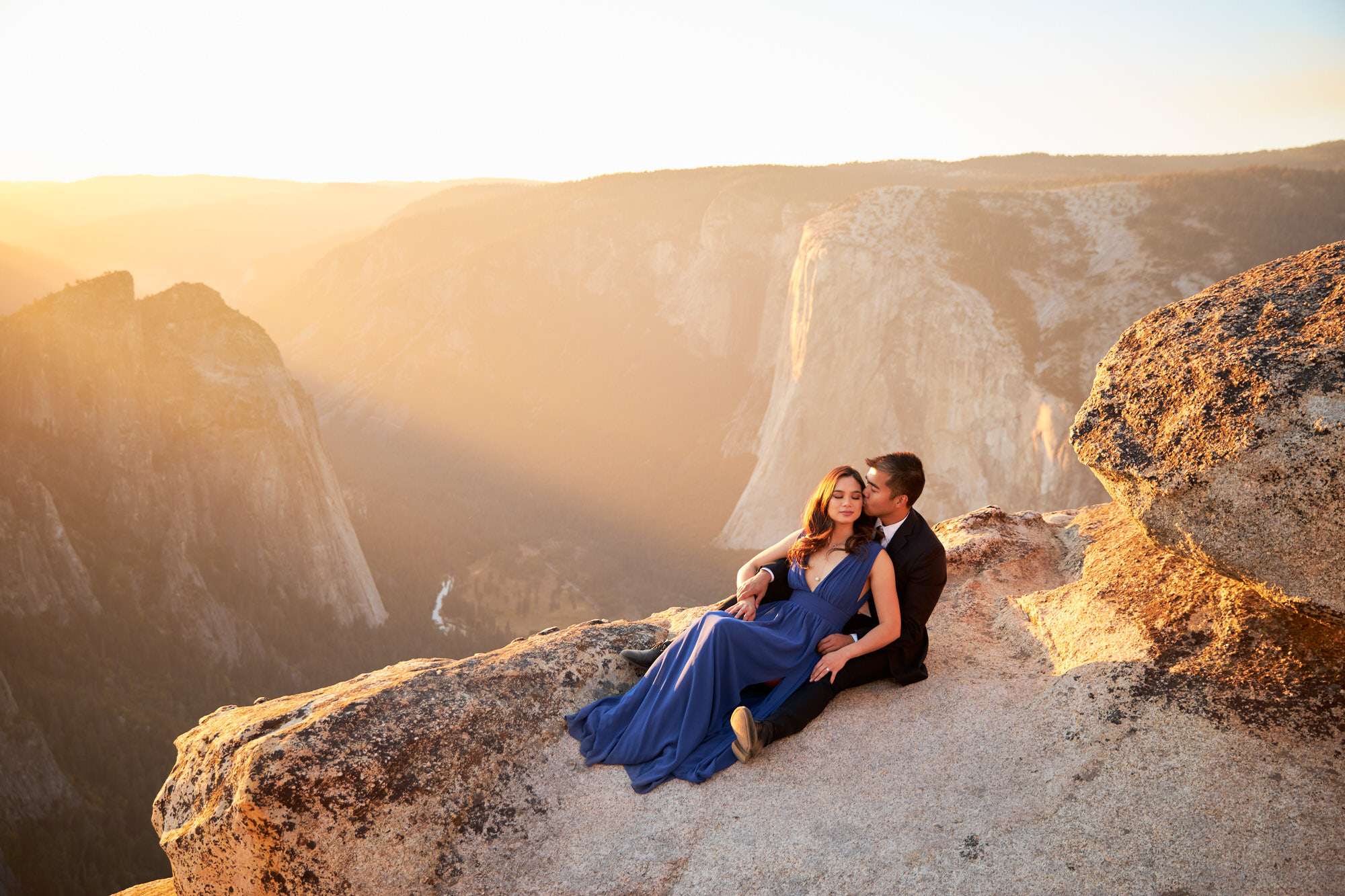 what to wear for your yosemite engagement session